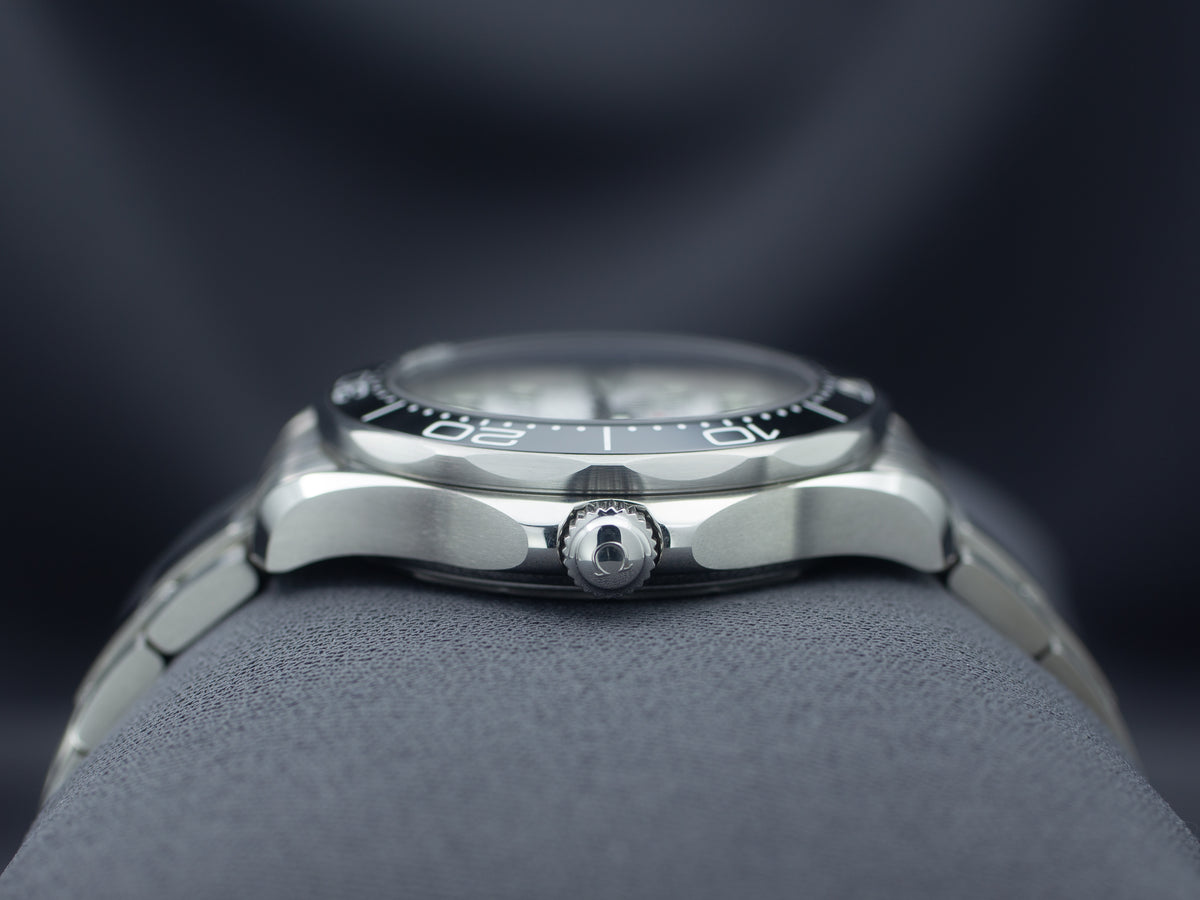 Omega Seamaster Diver 300M White Dial in Steel