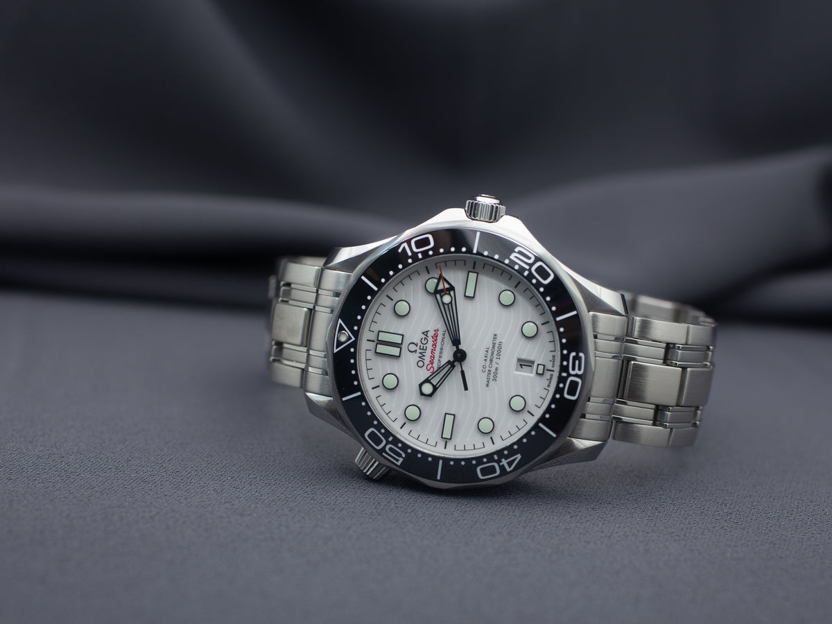 Omega Seamaster Diver 300M White Dial in Steel