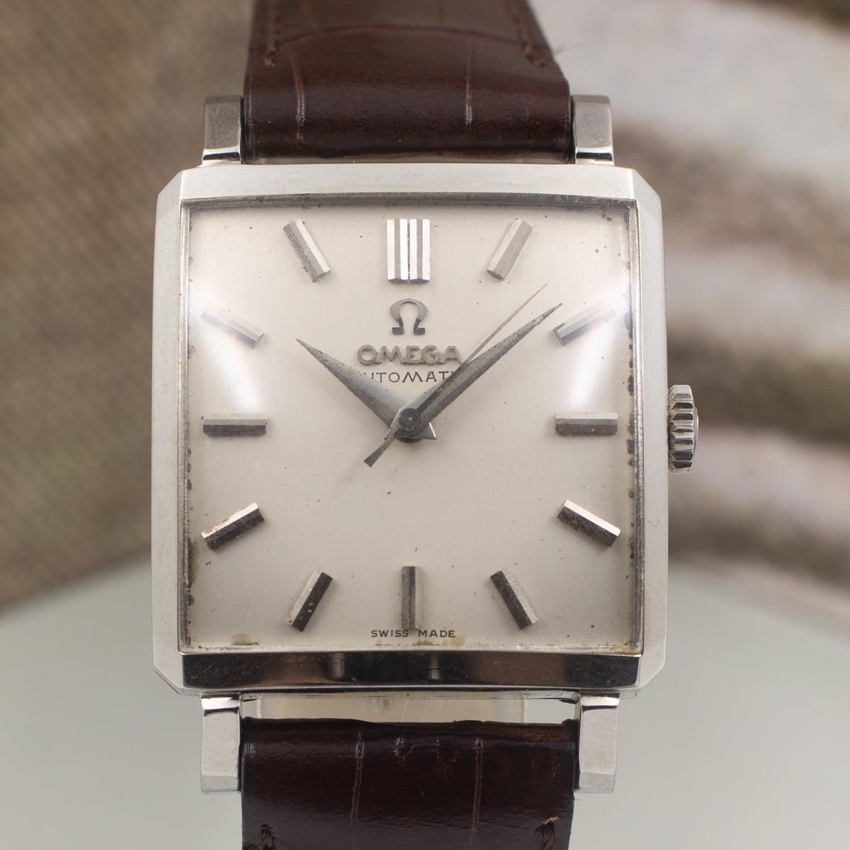 Omega Vintage Square Classic