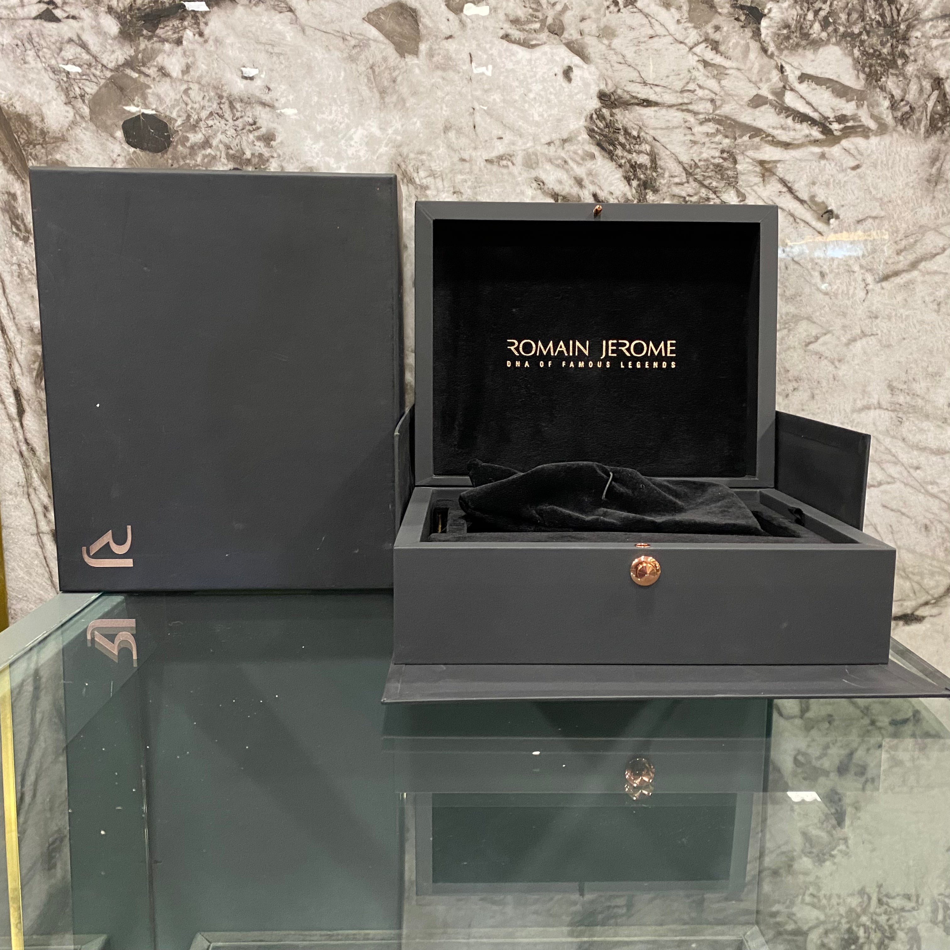 Romain Jerome Moon Dust-DNA Apollo 11 Limited Edition