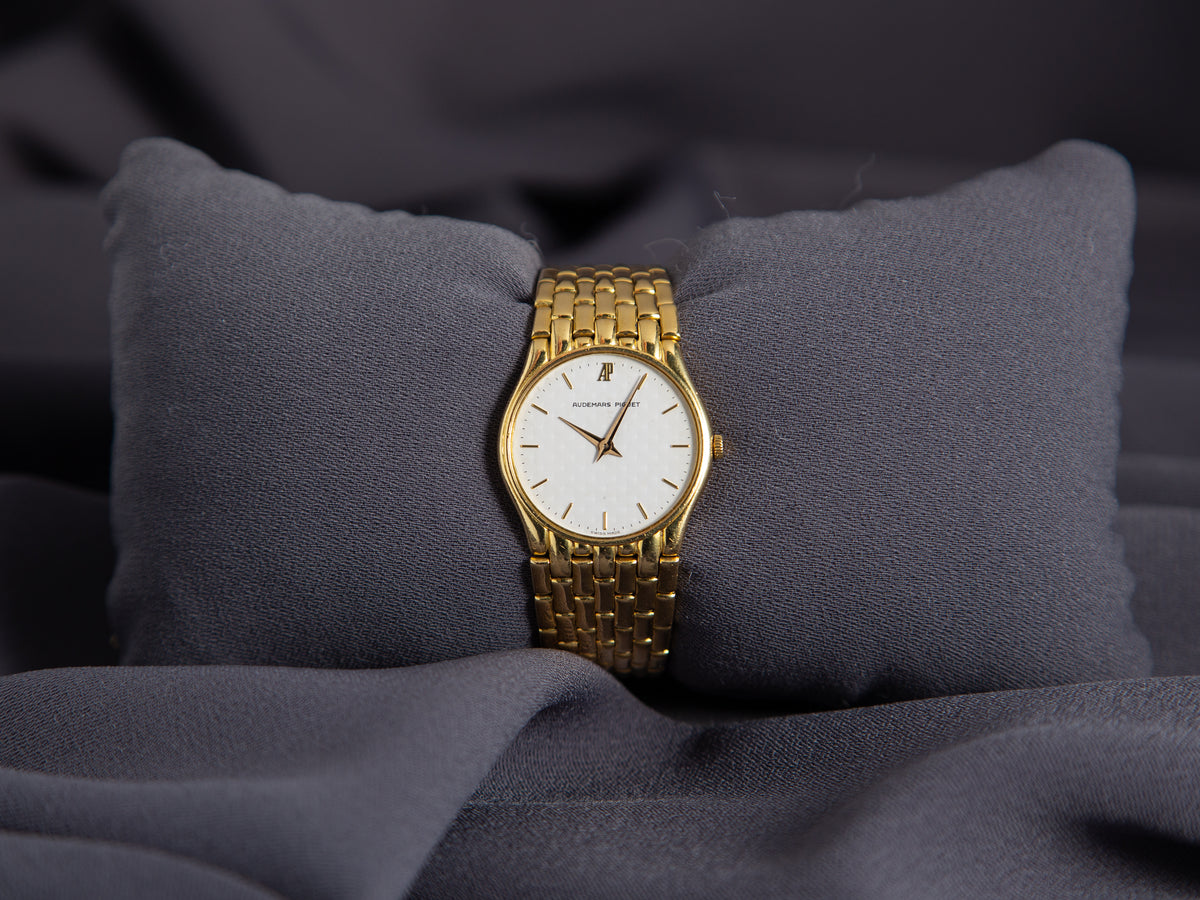 Audemars Piguet Vintage Ladies 29mm in Yellow Gold