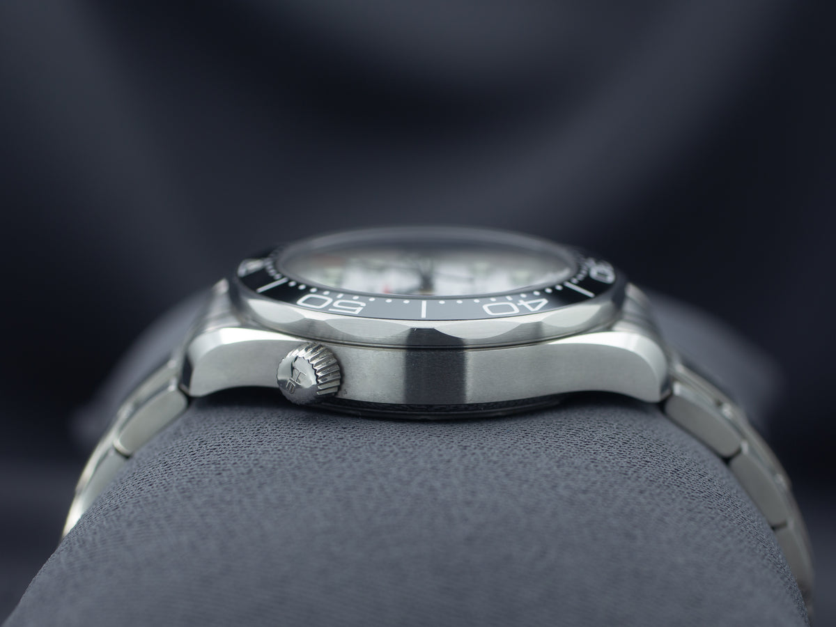 Omega Seamaster Diver 300M White Dial in Steel