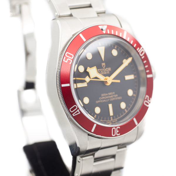 Tudor Heritage Black Bay Red